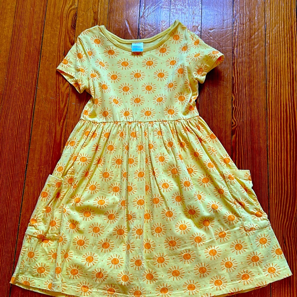 Adorable yellow sunshine dress from Hanna Andersson size 8